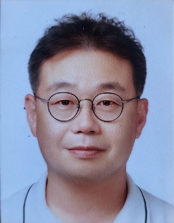신유근 사진